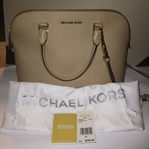 Authentic Michael Kors Tan Bisque CINDY Large Dome Satchel Leather Bag 38S9XCPS3